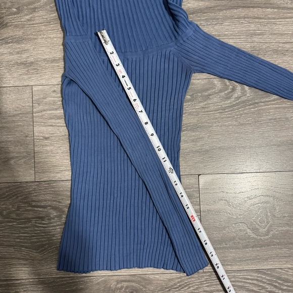 BCBGMaxAzria Blue Off-the-Shoulder Elegant Stretchy Sweater Size XXS - Picture 17 of 17